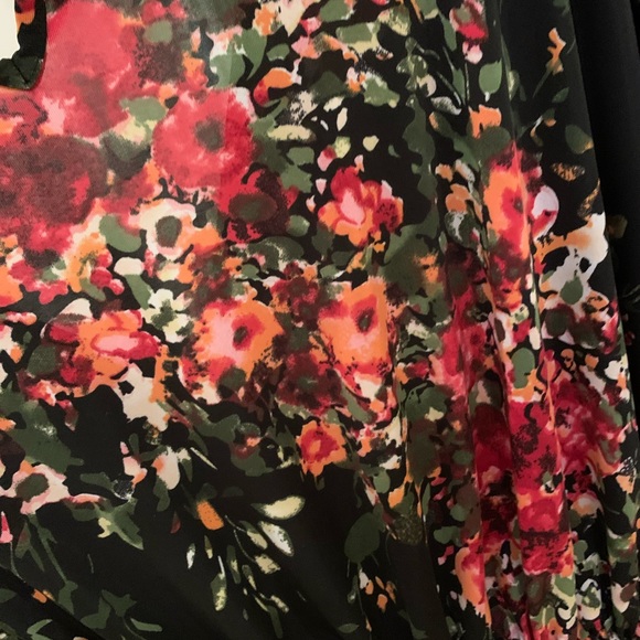 Lovely Tunic style top - Picture 3 of 3